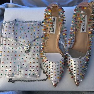 Steve Madden heels … …like new ..comes with matching Steve Madden purse